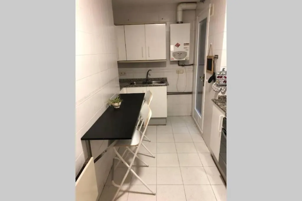 Comode Apartament Al Bell Mig De Gerona Appartement